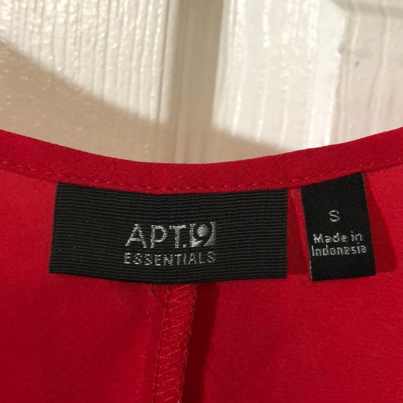 APT9 Essential   Red top size S - Picture 2 of 3
